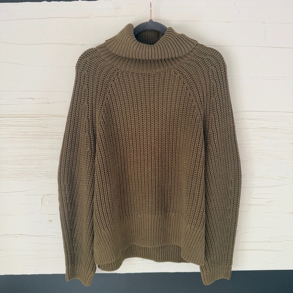 Roots | XL Elora Turtleneck Sweater Olive Green - Picture 4 of 10